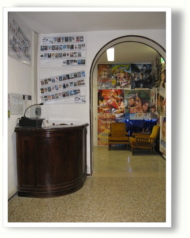 L'ingresso con la storica biglietteria